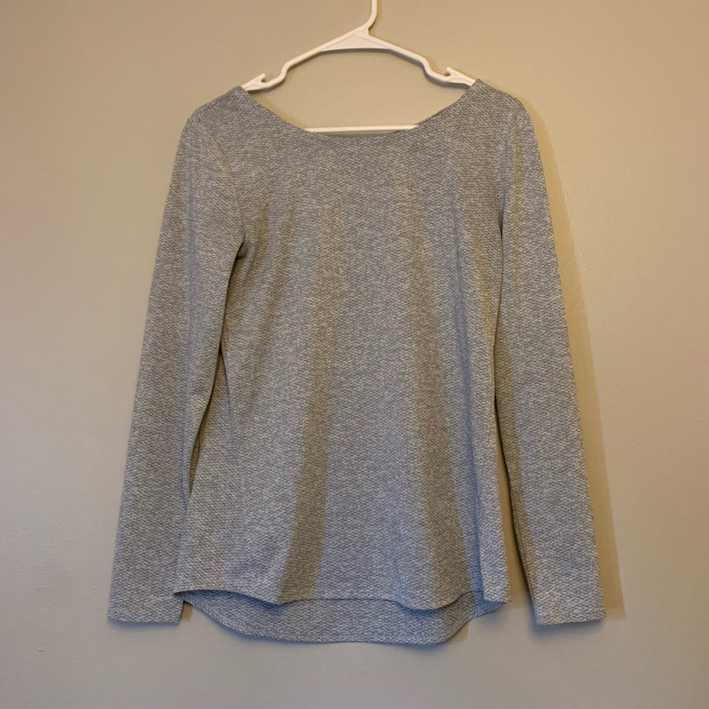 Athleta twist back keyhole top